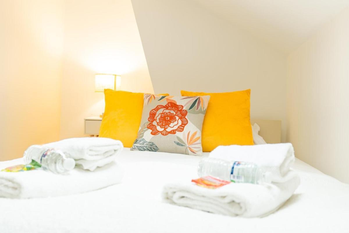 Duplex Confortable En Centre Avec 2 Chambres Châlons-en-Champagne Екстериор снимка